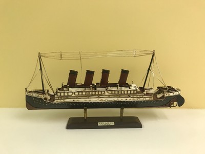 Tinplate 1:560 model HMS Titanic