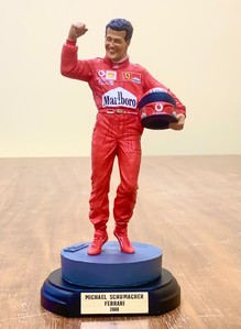 Michael Schumacher 1:9 figurine