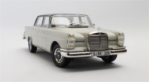 Cult Scale 1:18 1959-1967 Mercedes-Benz 220SE (W111) in White and Black