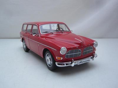 BOS 1:18 1965 Volvo - P220 Amazon Station Wagon in Red