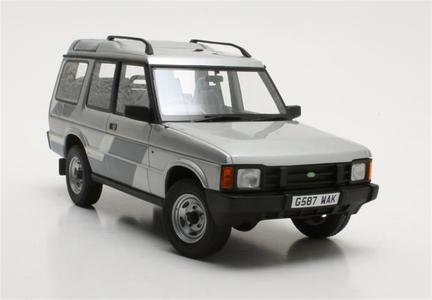 Cult Scale 1:18 1989 Land Rover Discovery MKI RHD in metallic silver